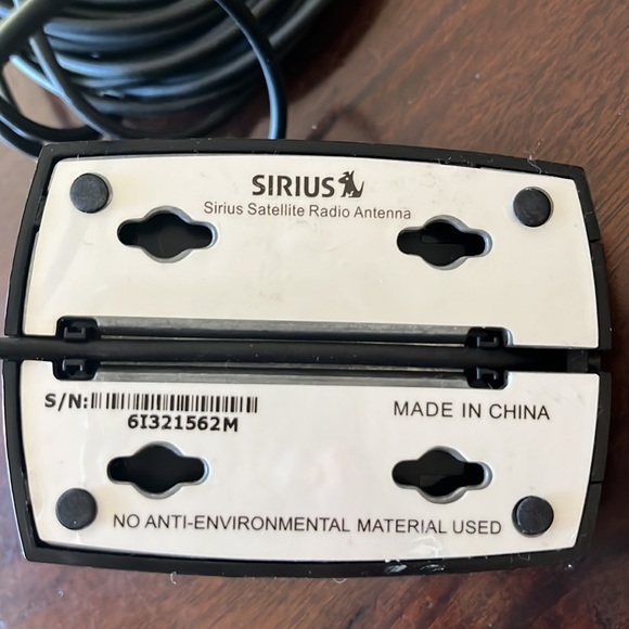 SIRIUS XM SATELLITE RADIO ANTENNA - Picture 4 of 5